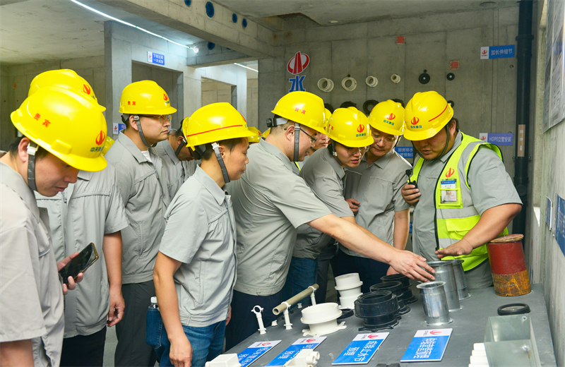 为进一步推进优质客户高效履约，提升交付品质、达成客户满意，2025年6月25日，beat·365建设集团在上海组织召开2025年越秀地产、华润置业客户履约推进会。